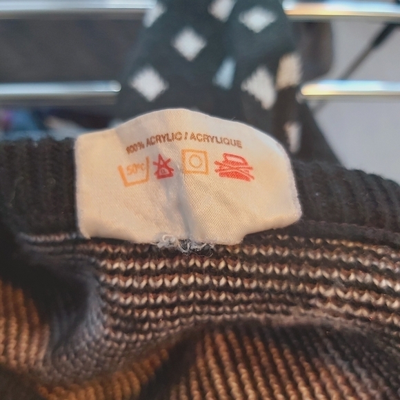 VINTAGE Aztec knitted crew neck sweater Made in Canada - Picture 10 of 10